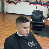 Top Notch Barber Shop logo